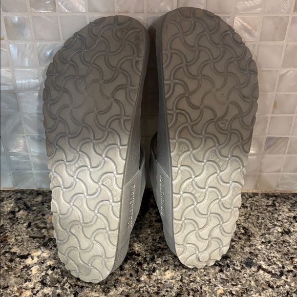 BIRKENSTOCK ESSENTIALS UNISEX GIZEH EVA SANDALS, 36 R EU, Silver Gray , 6.5-7 WM - Picture 3 of 6